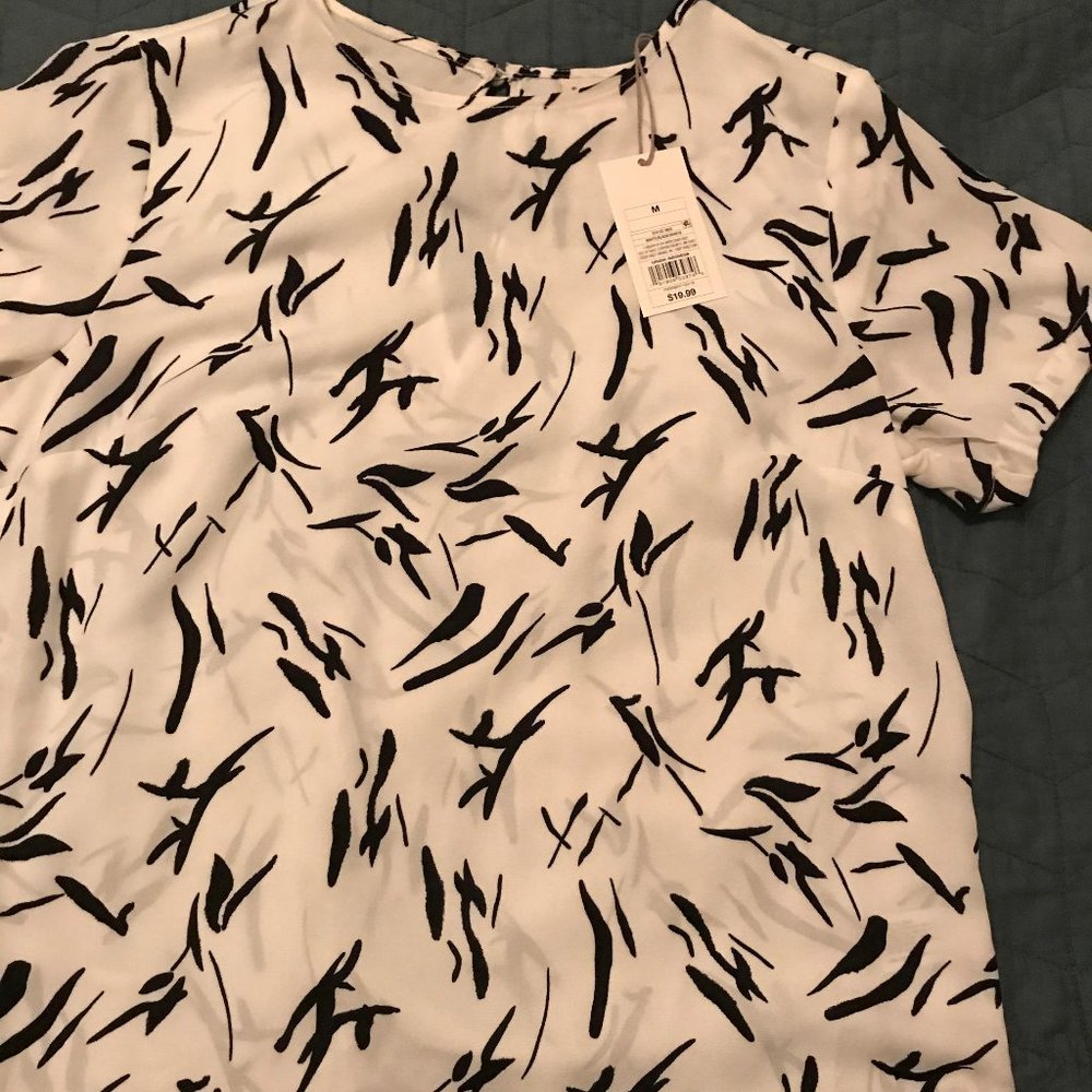 T-Shirt Blouse - Black and White Size M